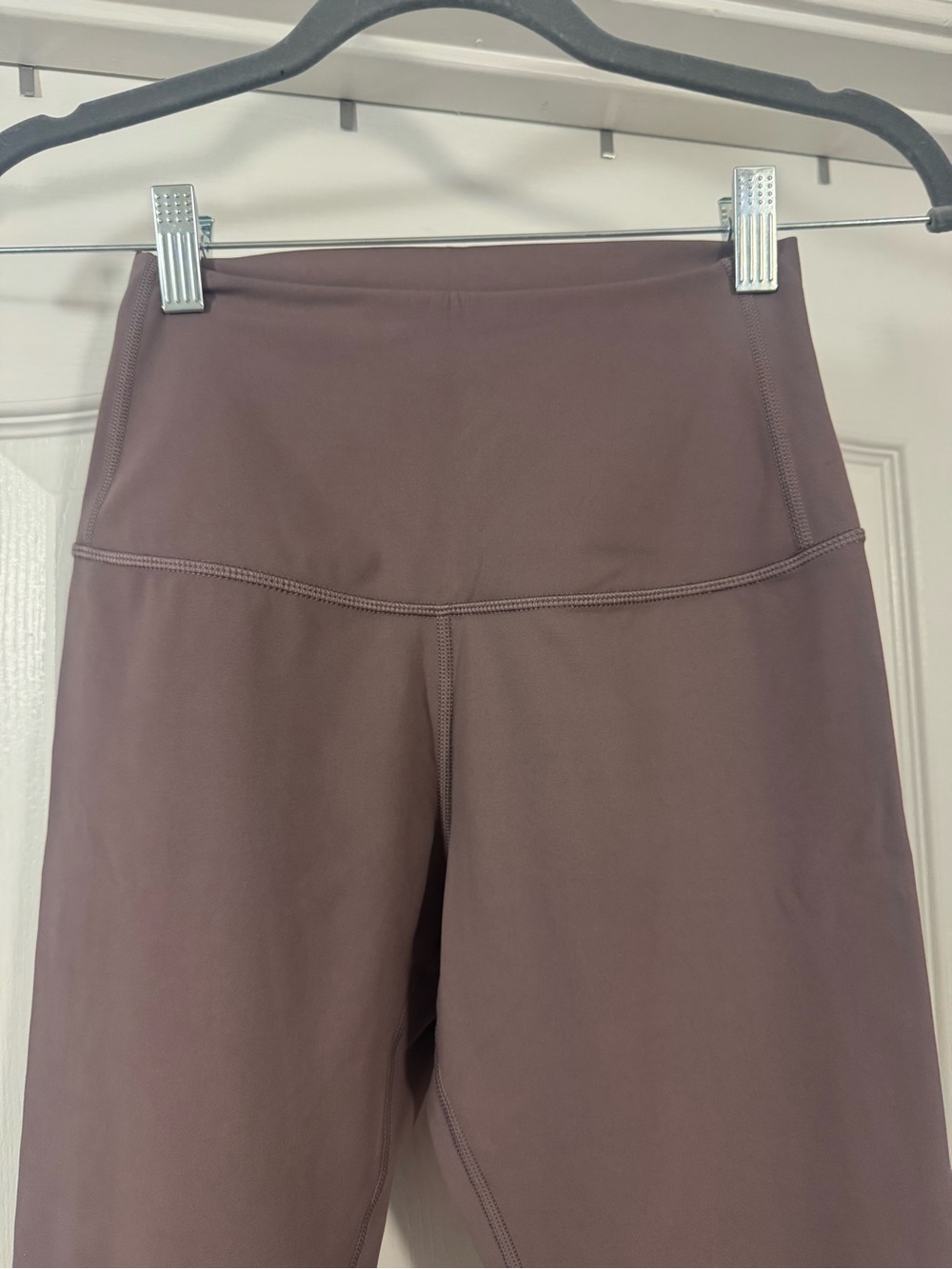 Tavi High-Rise Women’s Leggings in Mauve/Brown - Picture 2 of 11